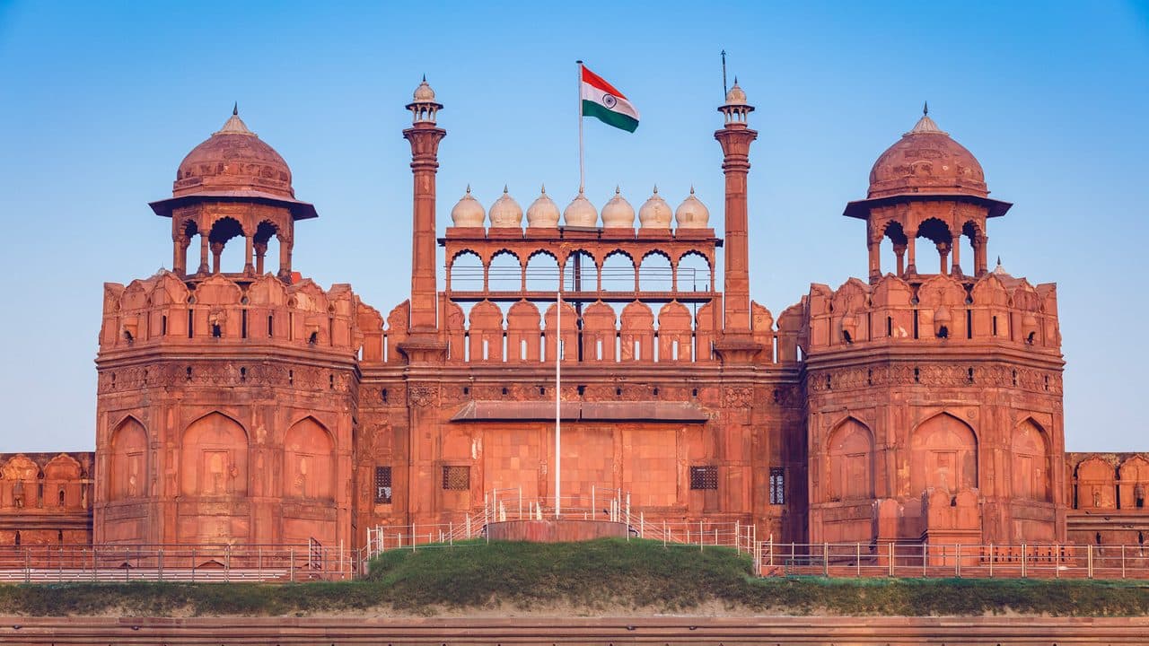 Chandigarh to Delhi taxi