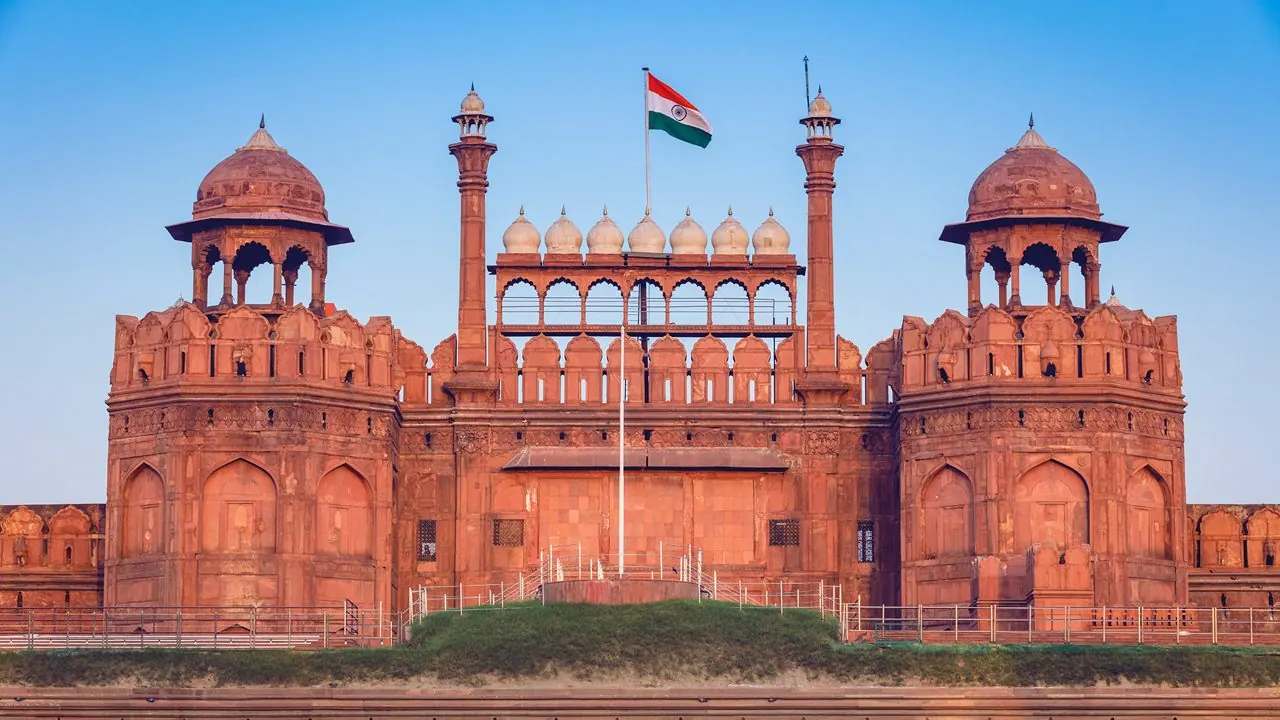 Chandigarh to Delhi taxi